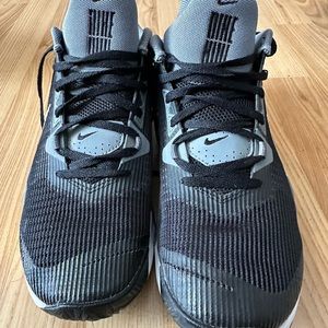 Nike youth basketball shoes